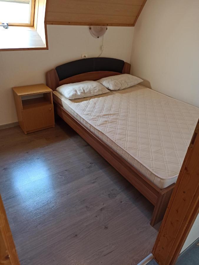 Aniko Apartmanhaz Балатонфёльдвар Экстерьер фото