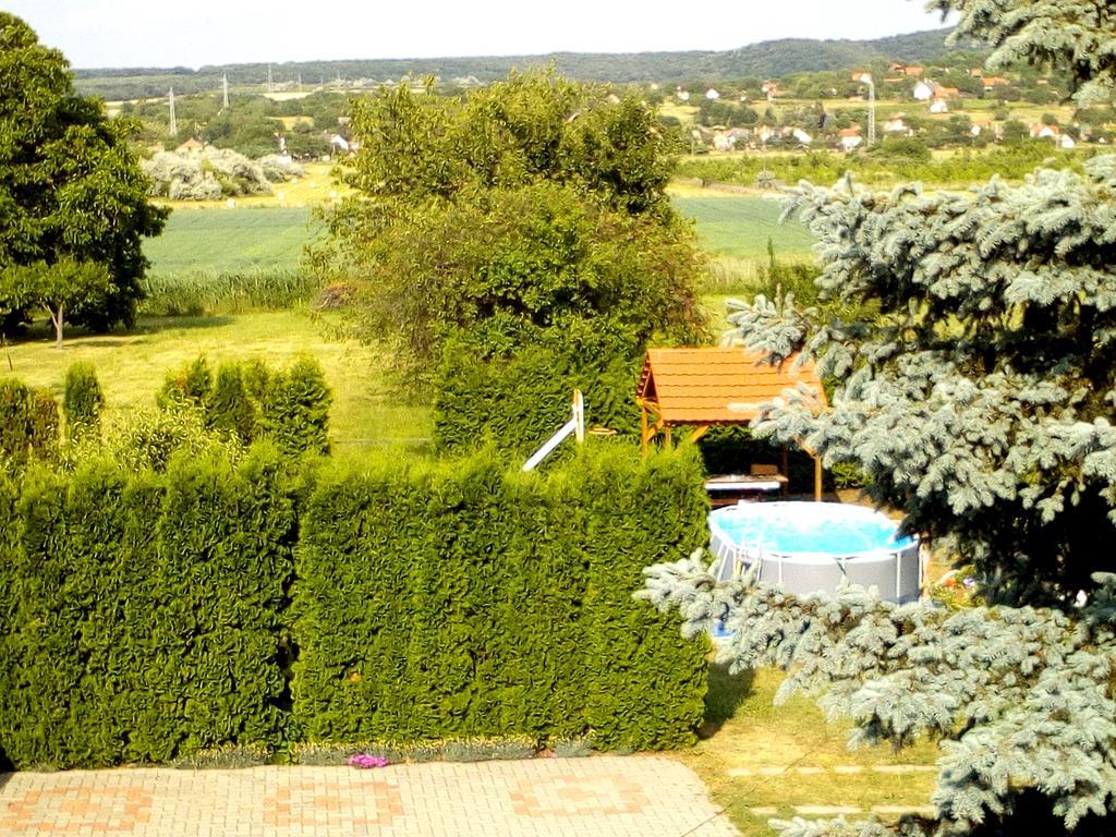 Aniko Apartmanhaz Балатонфёльдвар Экстерьер фото